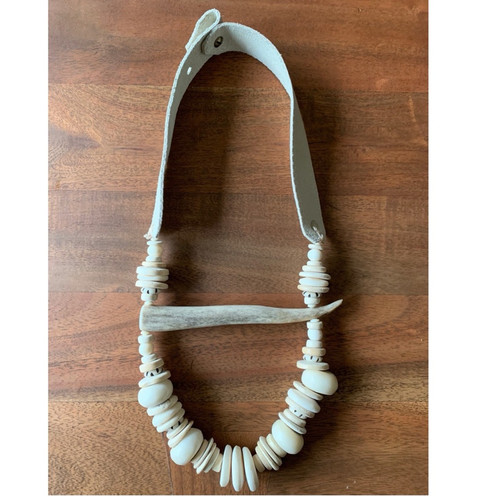 Twine & Twig white/cream antler necklace